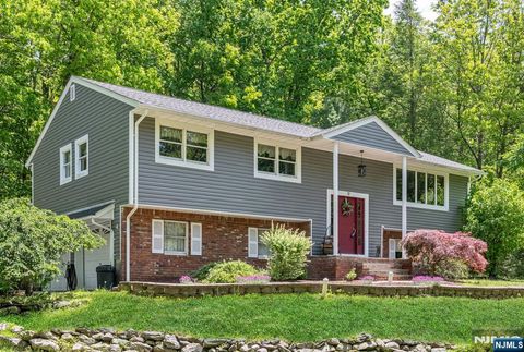 Photo of 19 Rabbit Run, West Milford, NJ 07435 (MLS # 26017659)