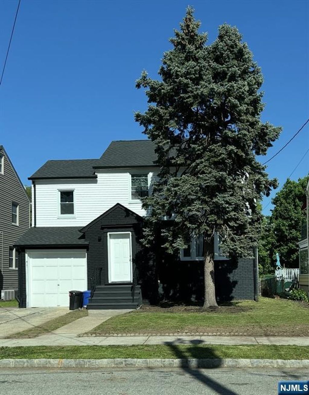 Photo of 16 Pleasant Avenue, Belleville, NJ 07109 (MLS # 25034525)