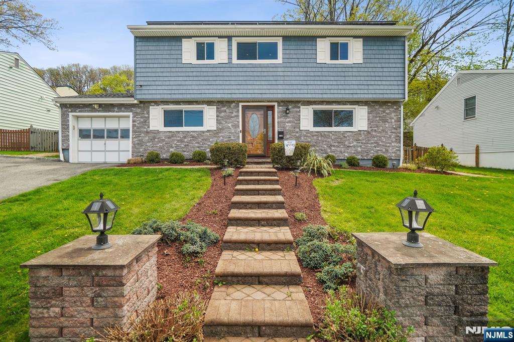 Property for Sale at 516 Herrick Drive, Rockaway Twp, New Jersey - Bedrooms: 3 
Bathrooms: 2 
Rooms: 9  - $548,800