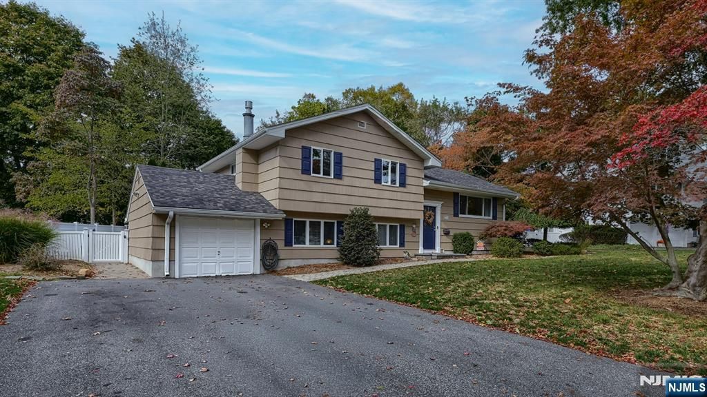 Photo of 21 Cardinal Drive, Oakland, NJ 07436 (MLS # 25036700)