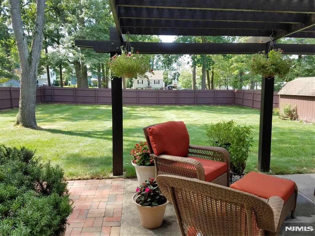 Photo of 19 Berkeley Terrace, Livingston, NJ 07039 (MLS # 26007434)