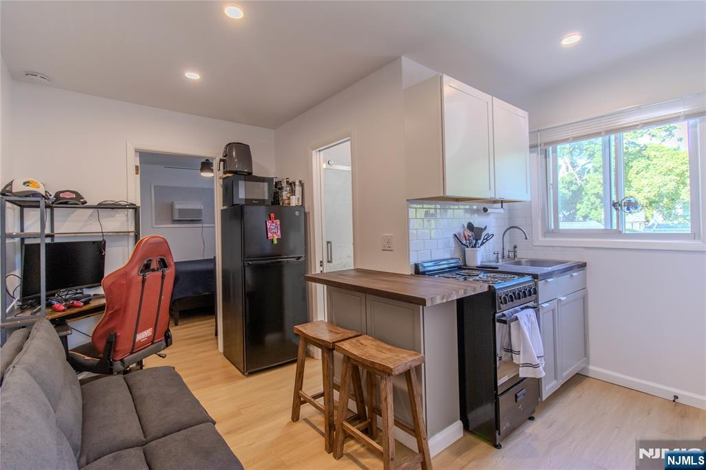 923 Ringwood Avenue 2