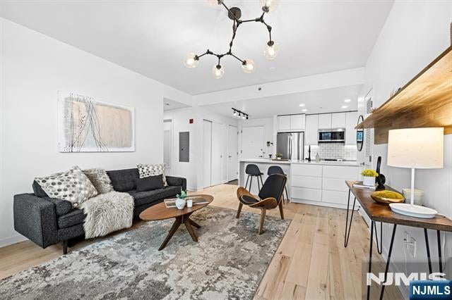 149 Essex Street 5T
