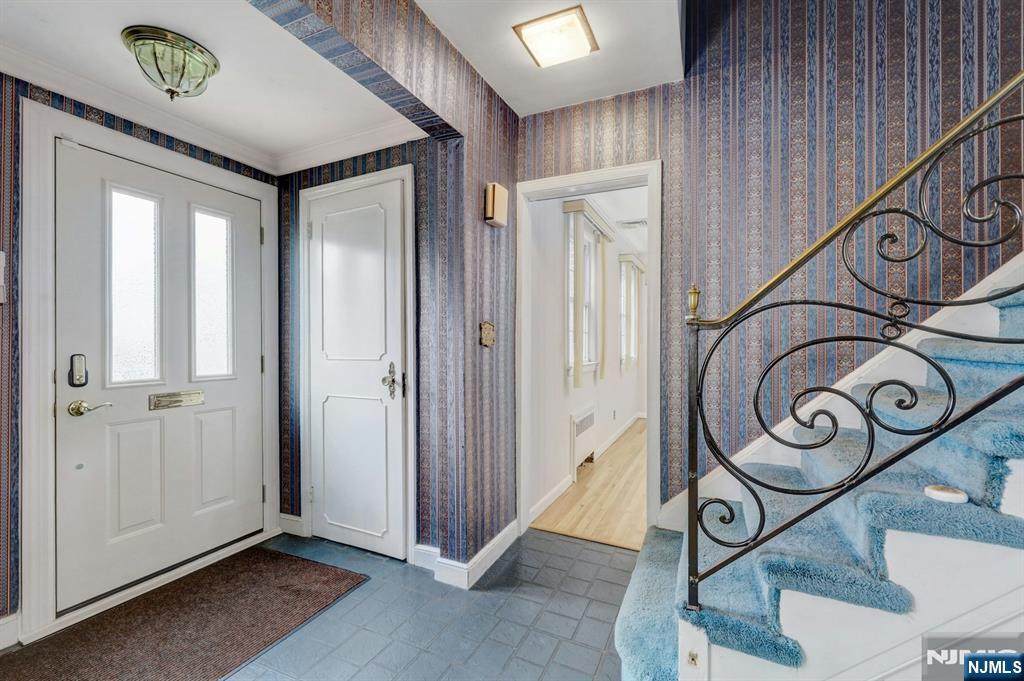 10-15 Ellis Avenue