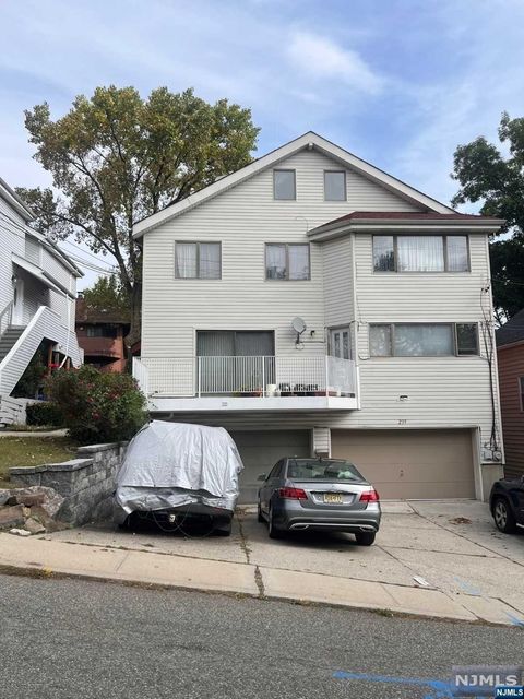 233 Myrtle Avenue Fort Lee NJ 07024