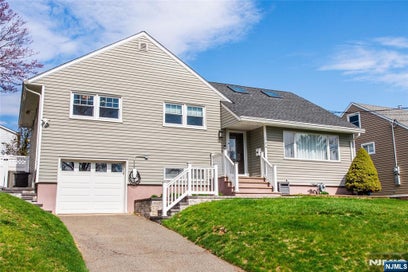 24 Lennon Place Clifton NJ 07013