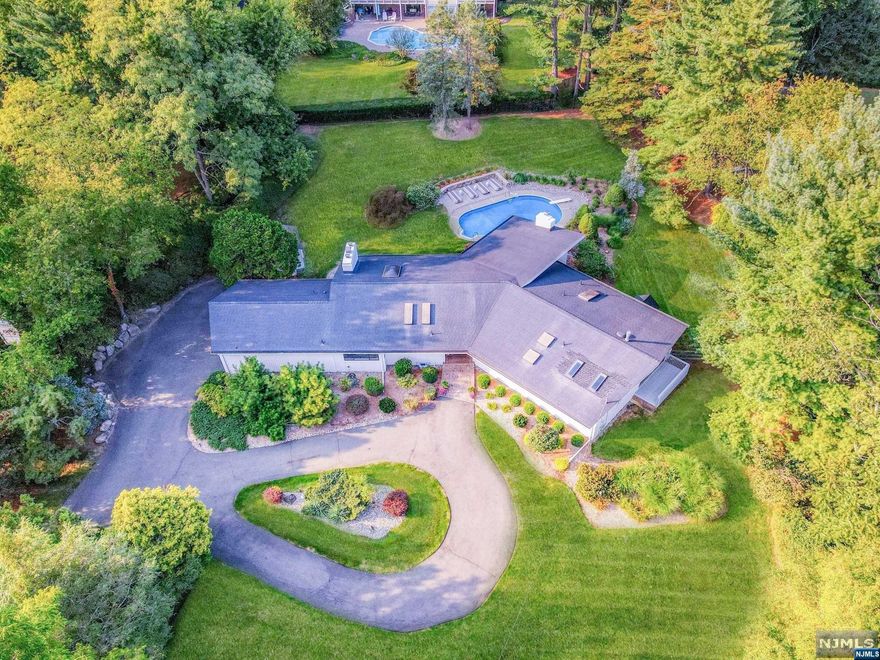One of our favorite entertainment style homes located in a beautiful area of Franklin Lakes. Nicely and tastefully updated Ranch designed for the best in comfortable living. Light and bright! Lovely lake view location near the popular 'Indian Trail Club'. Not to be missed.