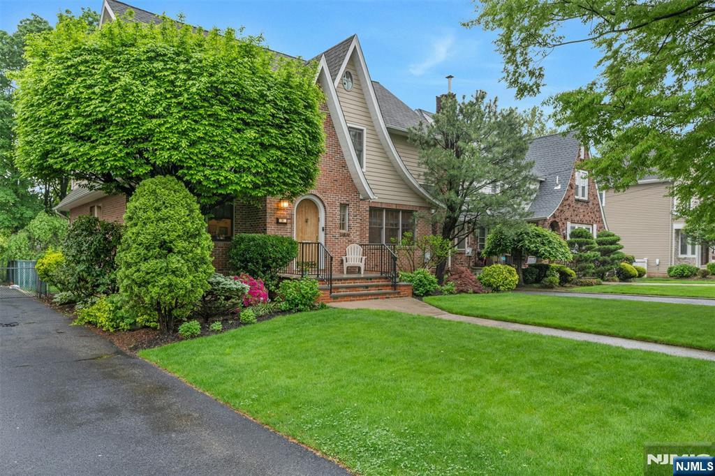 1305 Dickerson Road