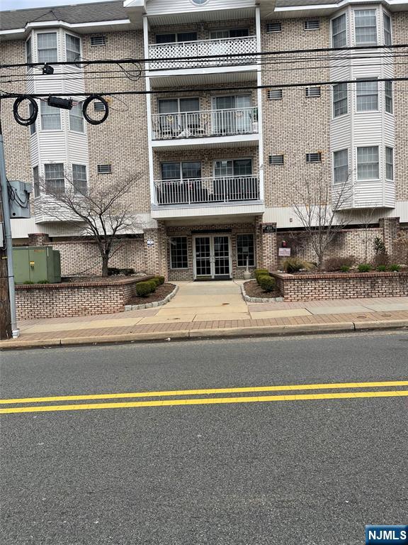 Photo 1 of 420 Passaic St 4F, Hackensack, New Jersey, $2,150, Web #: 325016070