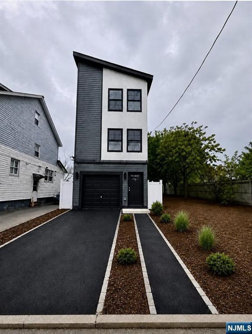 Photo of 15 Chestnut Avenue, Irvington, NJ 07111 (MLS # 26017079)