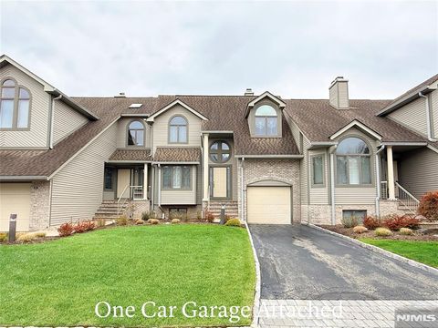Photo of 205 Beech Ct, Norwood, NJ 07648 (MLS # 26015442)