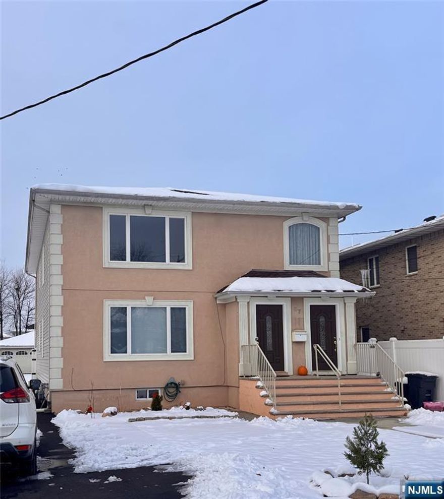 This newly renovated second-floor apartment features 3 bedrooms and 2 full bathrooms, flooded with natural light. The spacious layout includes an open living room, dining room, and eat-in kitchen. The primary bedroom is generously sized with a large closet and private bathroom, while the additional two bedrooms are also spacious with impressive closet space. The kitchen is equipped with laundry hookups for added convenience. This rental includes 2 parking spaces. Prospective tenants must provide proof of credit and income as part of the interview process. Please note, this is a non-smoking apartment. Pets are OK - dogs under 20 pd.