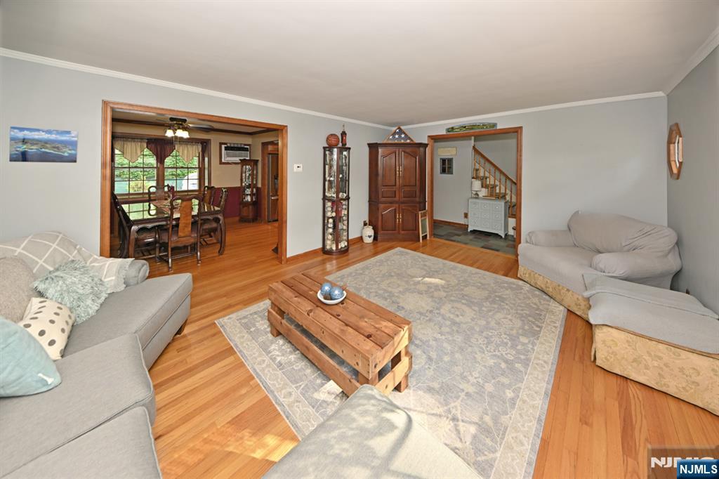 525 Colonial Boulevard