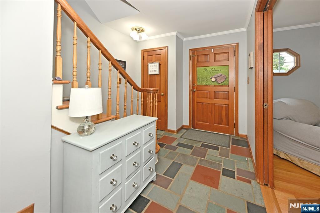 525 Colonial Boulevard