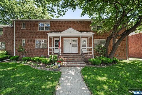 Photo of 1244 Inwood TER #B, Fort Lee, NJ 07024 (MLS # 26005306)