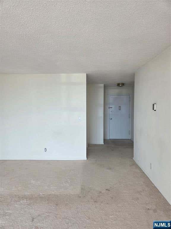Photo of 2100 Linwood Avenue #23D, Fort Lee, NJ 07024 (MLS # 26023370)