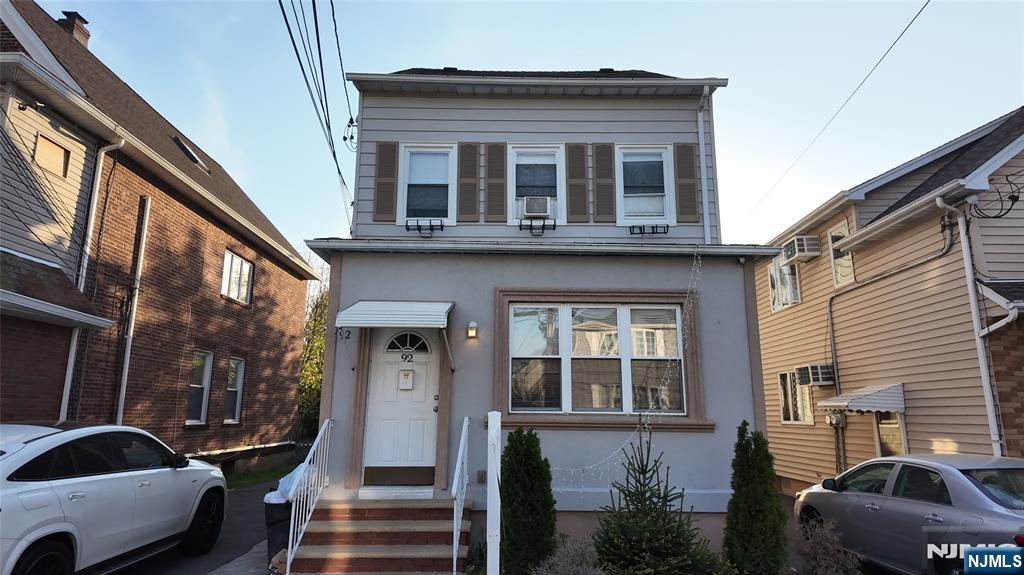 Property for Sale at 92 Maple Avenue, Wallington, New Jersey - Bedrooms: 6 
Bathrooms: 4 
Rooms: 10  - $789,000