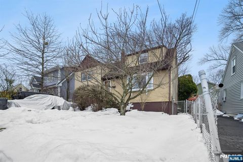 Photo of 18 Byrne Place, Bergenfield, NJ 07621 (MLS # 26005979)