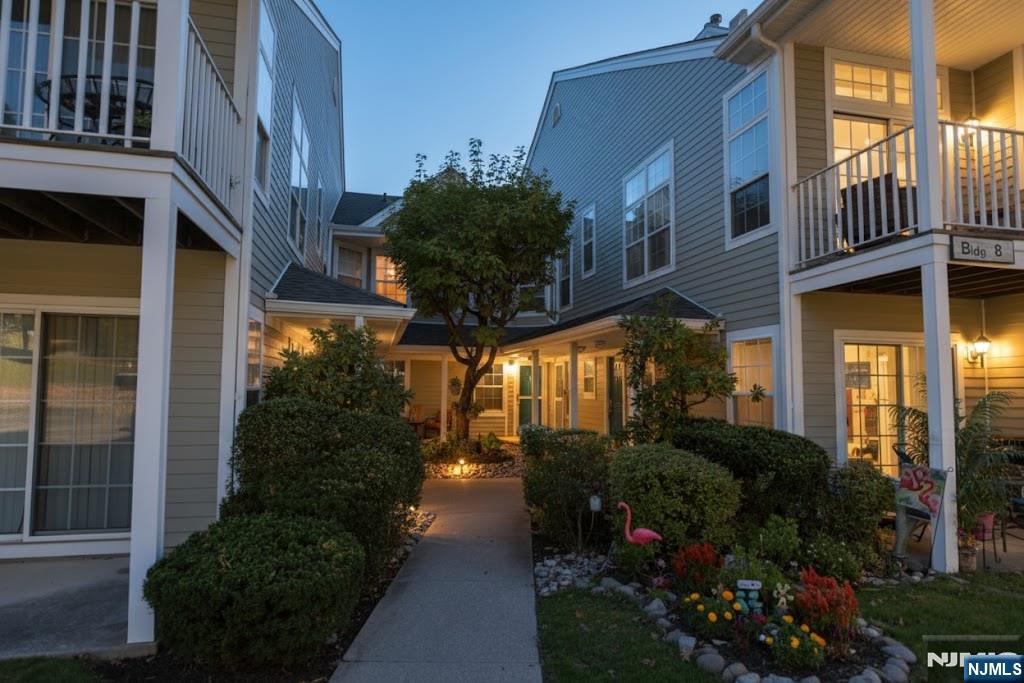 1088 Devon Court