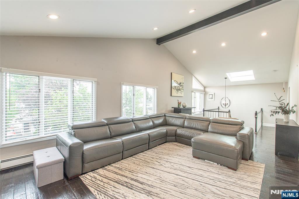 268 Travers Place