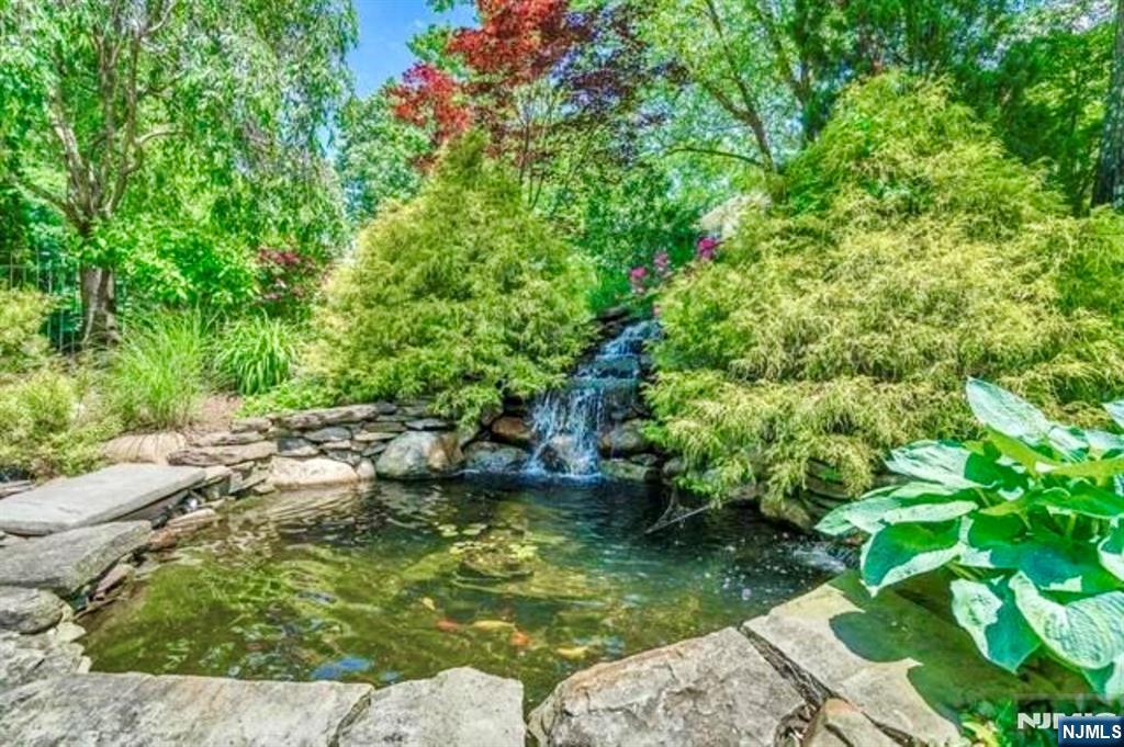 554 Hampton Hill Road