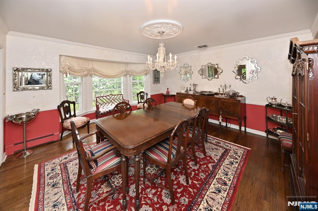 16 Knollwood Road