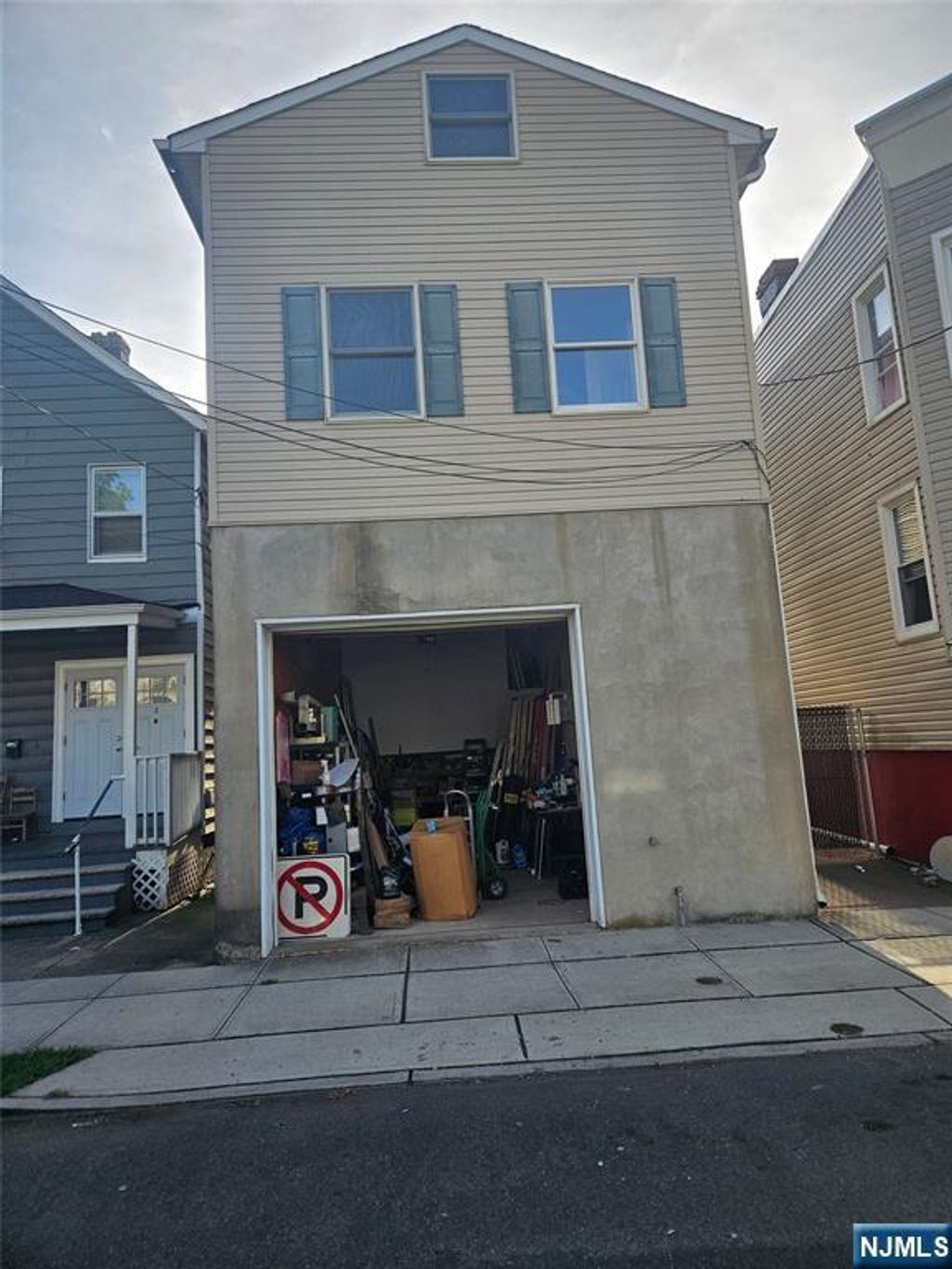 Photo of 196 Lafayette Street, Newark, NJ 07105 (MLS # 25035867)