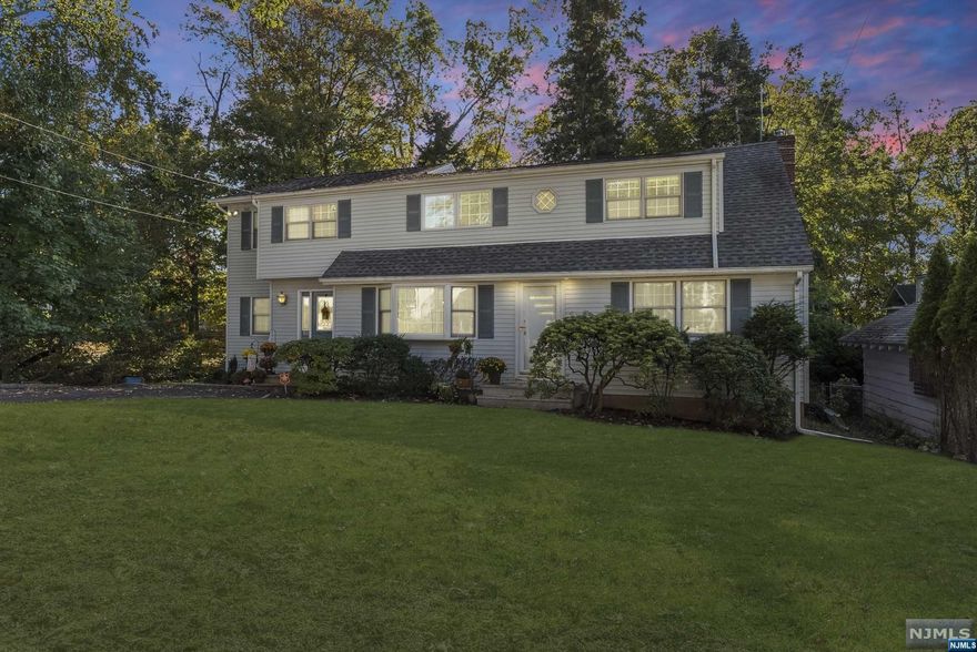 This spacious colonial home has 9 Rms, 5 Beds, and 3 Baths. Enter the cozy family room flowing into a well-appointed kitchen, adjacent to the elegant dining room. Enjoy 5 large, inviting bedrooms. This home boasts a sizable unfinished basement, brimming with potential. Nestled on a generous 75x122 lot, it offers a stunning backyard with a delightful patio. Schedule a showing today as this home won't last!