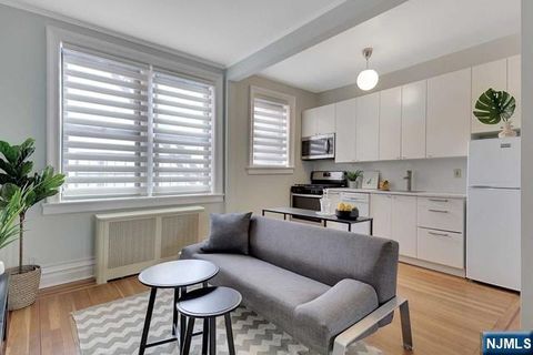 Photo of 755 Anderson Avenue #4J, Cliffside Park, NJ 07010 (MLS # 26012392)