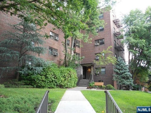 Photo of 3040 Edwin AVE #5J, Fort Lee, NJ 07024 (MLS # 26029558)