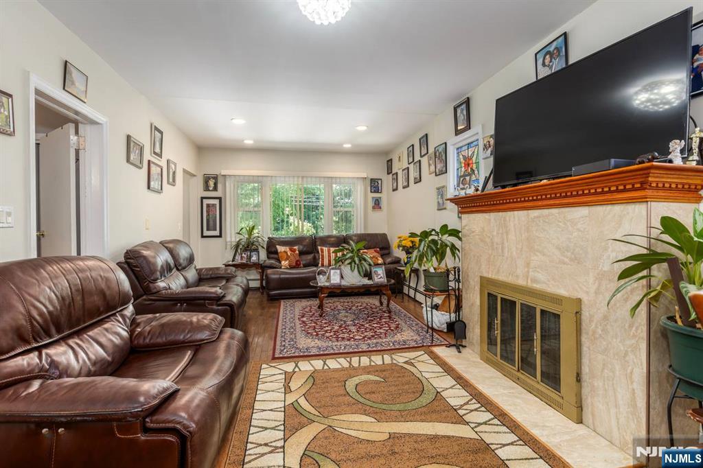 54 Bedford Avenue
