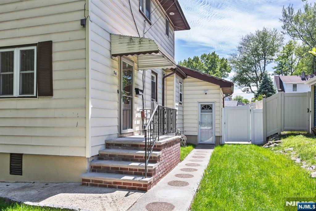 54 Bedford Avenue
