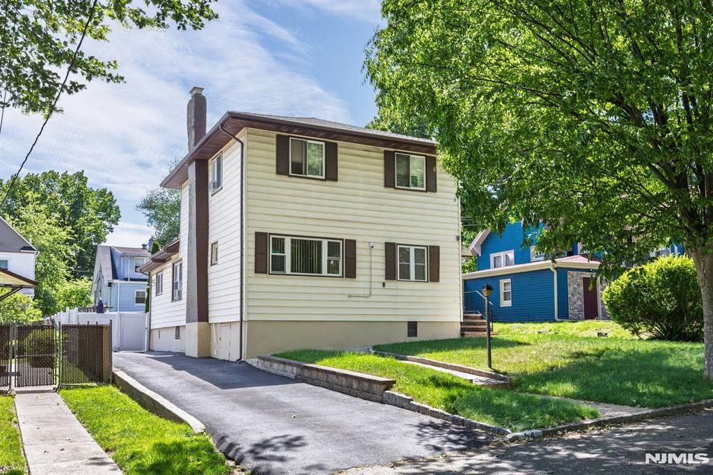 Photo of 54 Bedford Avenue, Teaneck, NJ 07666 (MLS # 26017446)