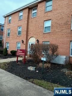 550 Cross Street 3A, Harrison, New Jersey - 2 Bedrooms  
2 Bathrooms - 