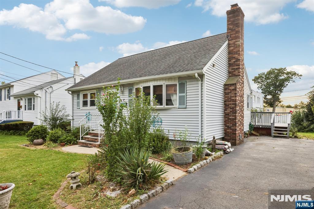 6 Summit Avenue