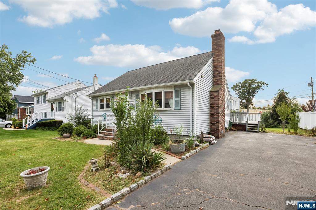 6 Summit Avenue