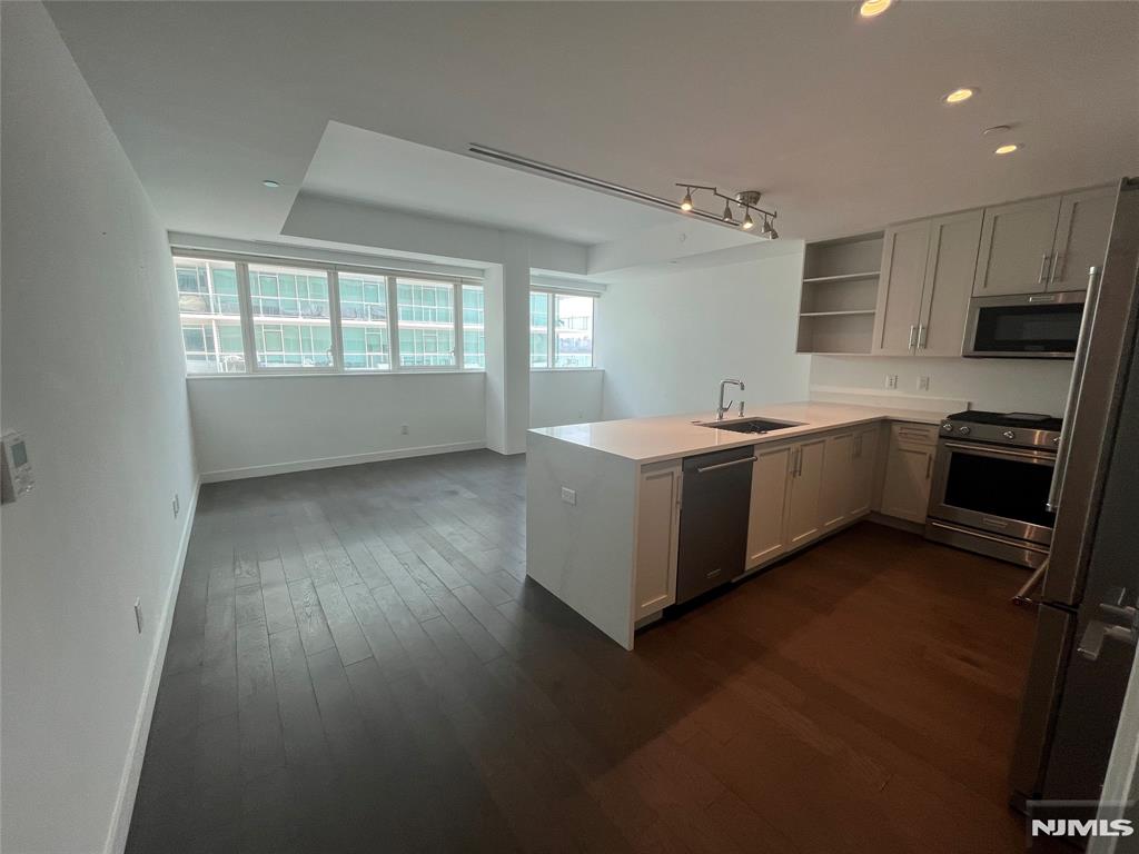 800 Ave At Port Imperial 416