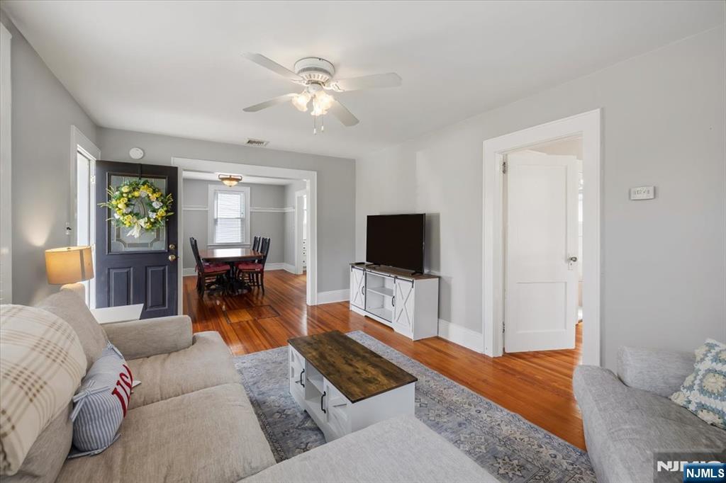 Homes for Sale in Northern NJ | ThisIsRiverEdge.com 81 Locust Avenue