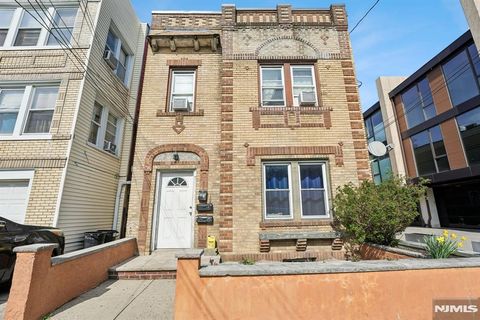 Photo of 7 Bender Pl #3, Cliffside Park, NJ 07010 (MLS # 26011332)