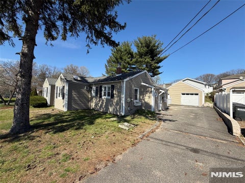 Photo of 627 Mola Blvd, Elmwood Park, NJ 07407 (MLS # 26040573)