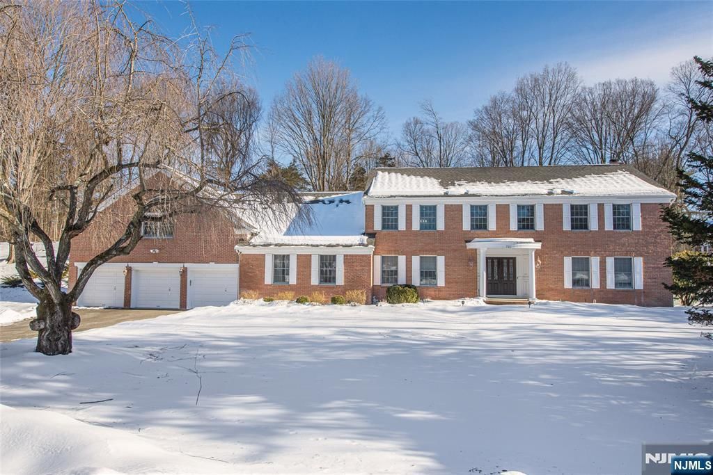 Photo of 721 Somerset Street, Franklin Lakes, NJ 07417 (MLS # 26004271)