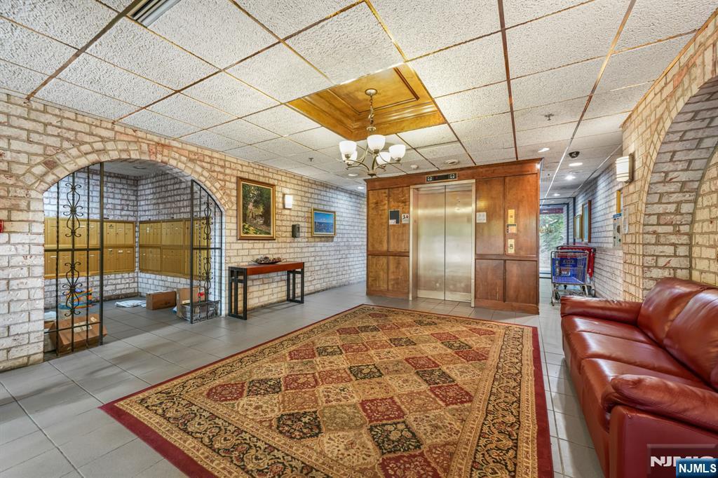 55 Clinton Place 609
