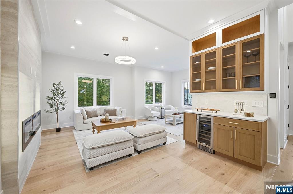25 Claremont Avenue
