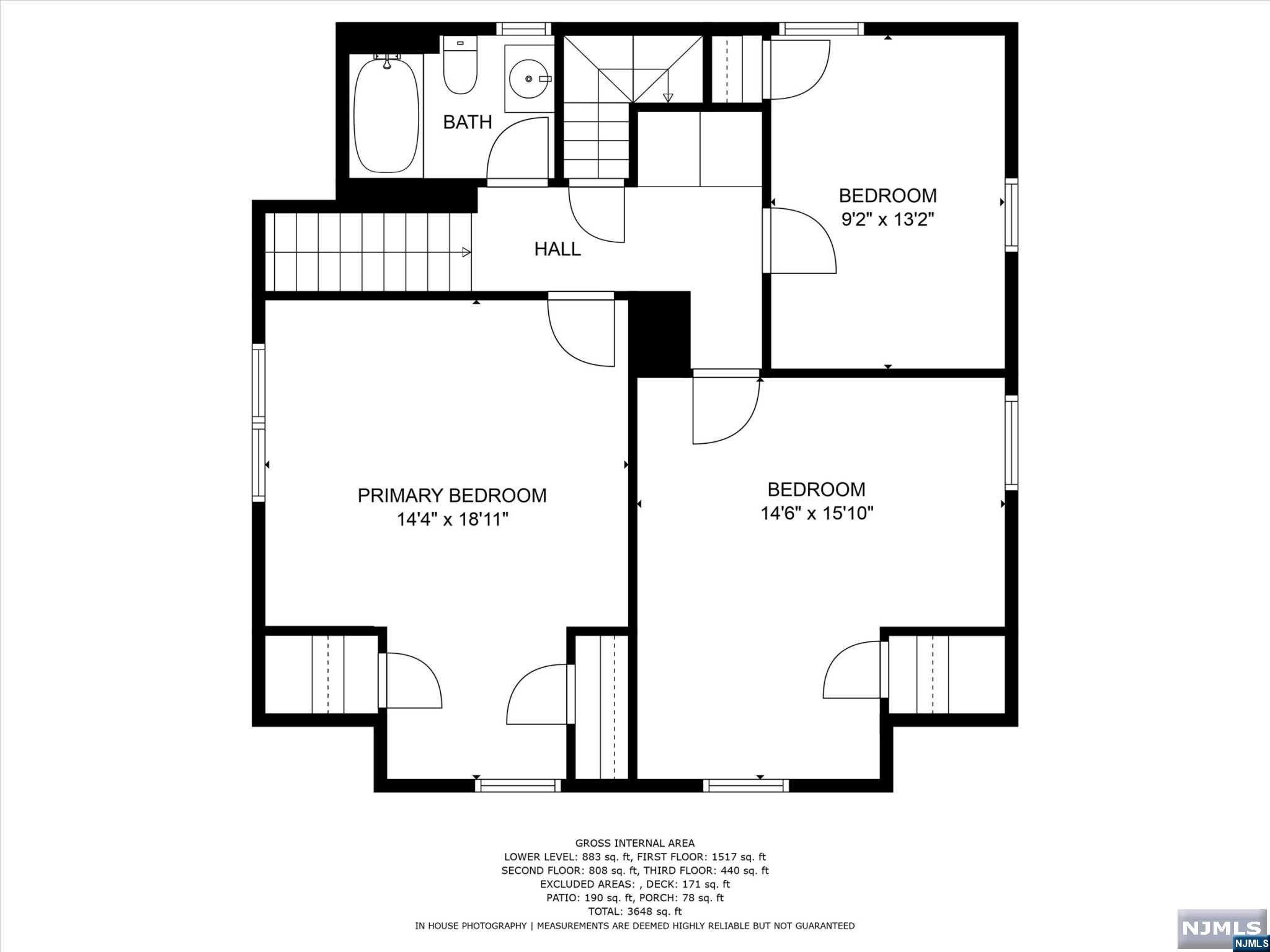 Main image without alt text