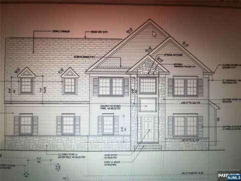 MLS: 25017385