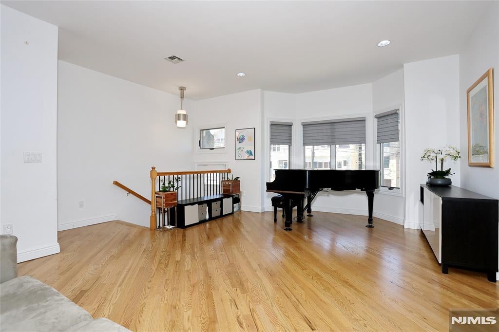423 Lafayette Avenue