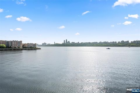 Photo of 155 The Promenade, Edgewater, NJ 07020 (MLS # 26024650)