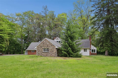 Photo of 25 Carnot Avenue, Woodcliff Lake, NJ 07677 (MLS # 26017548)