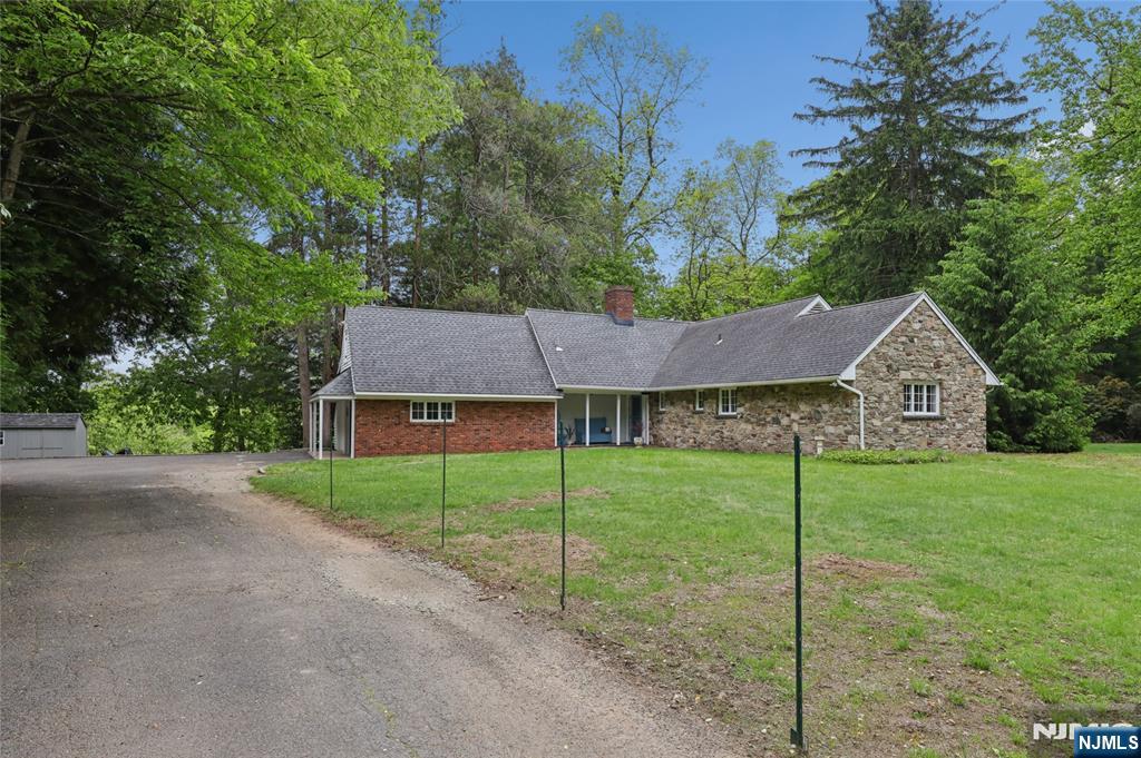 25 Carnot Avenue