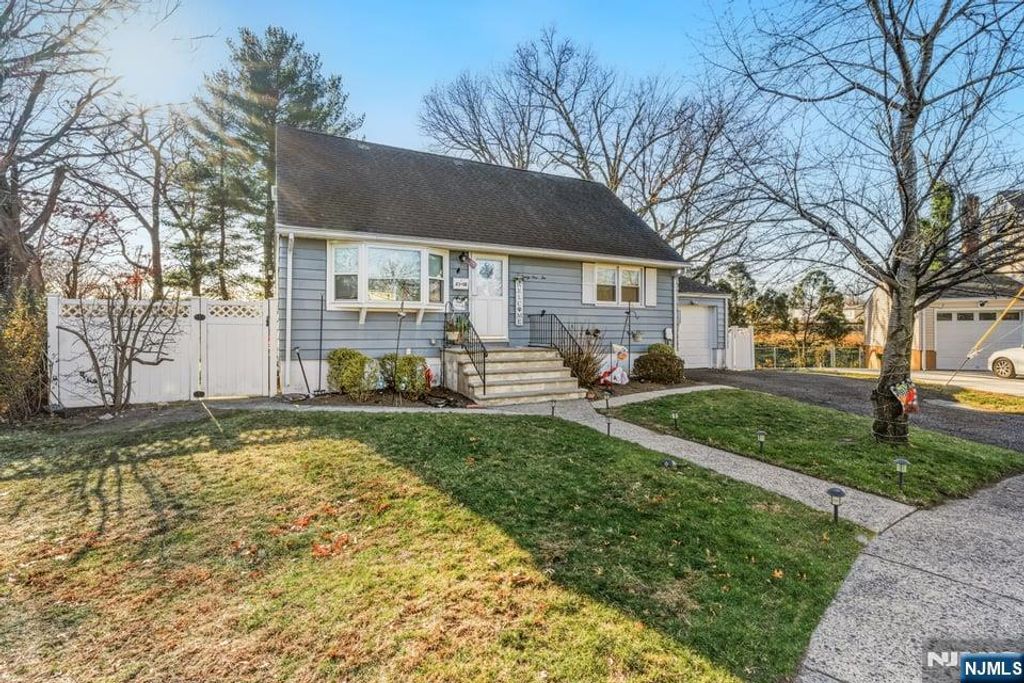 Photo of 2110 Carlisle Place, Fair Lawn, NJ 07410 (MLS # 26005088)